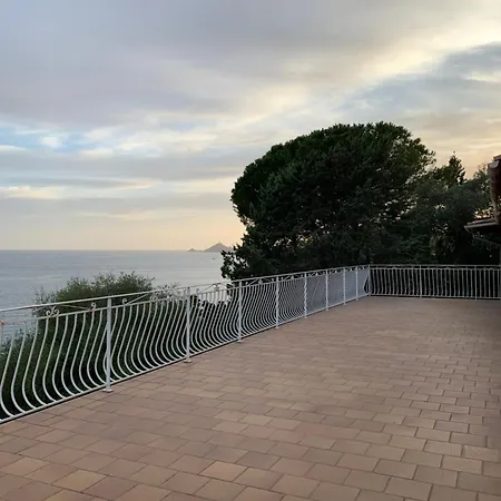 Maison De Vue Proche Sanguinaires Ref 1070 *