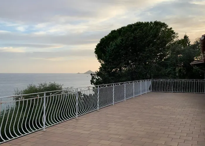 Maison De Vue Proche Sanguinaires Ref 1070 *